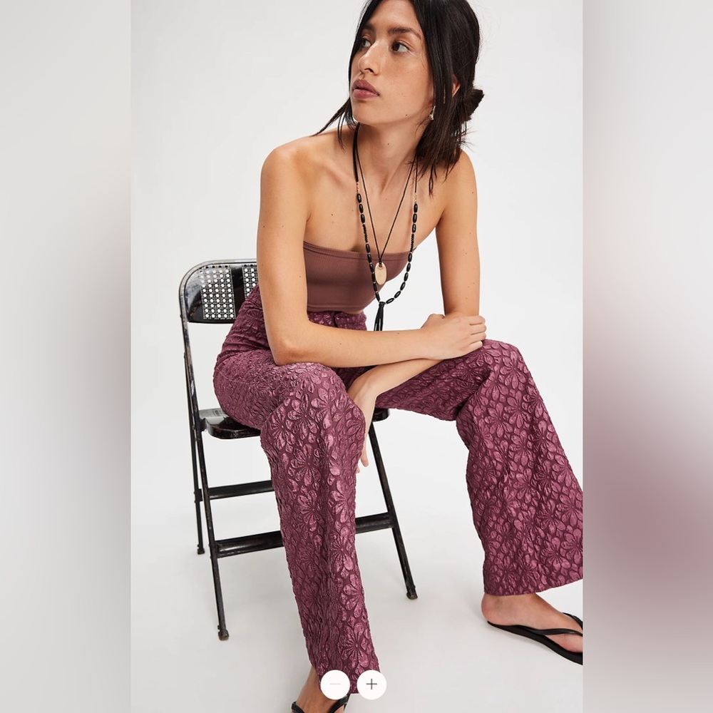 FREE PEOPLE Runaway Floral Flare Pants size 6 - Picture 9 of 15